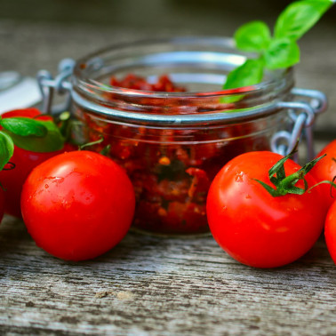 Pomodori ciliegini essiccati al sole